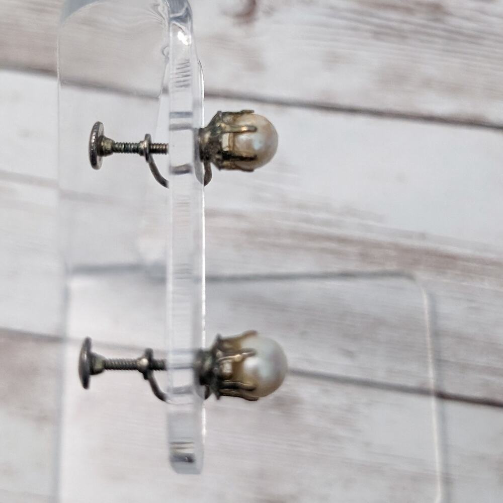 Vintage Screw On Earrings Small Faux Pearl - Condition Issues - Picture 3 of 10